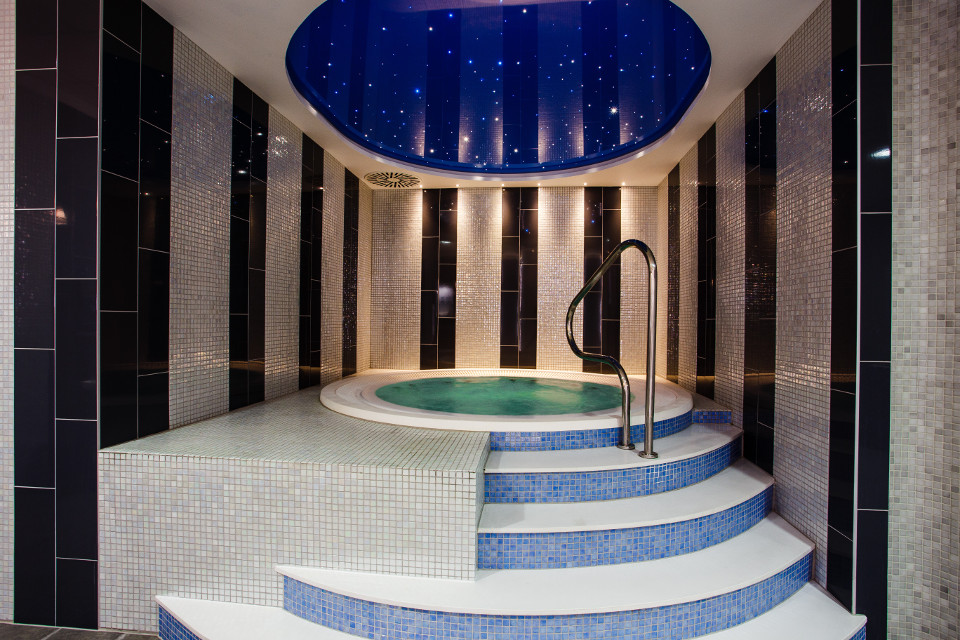 JACUZZI